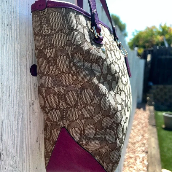 Coach Top Zip Shoulder Tote - D1657-F55364 - Picture 8 of 15